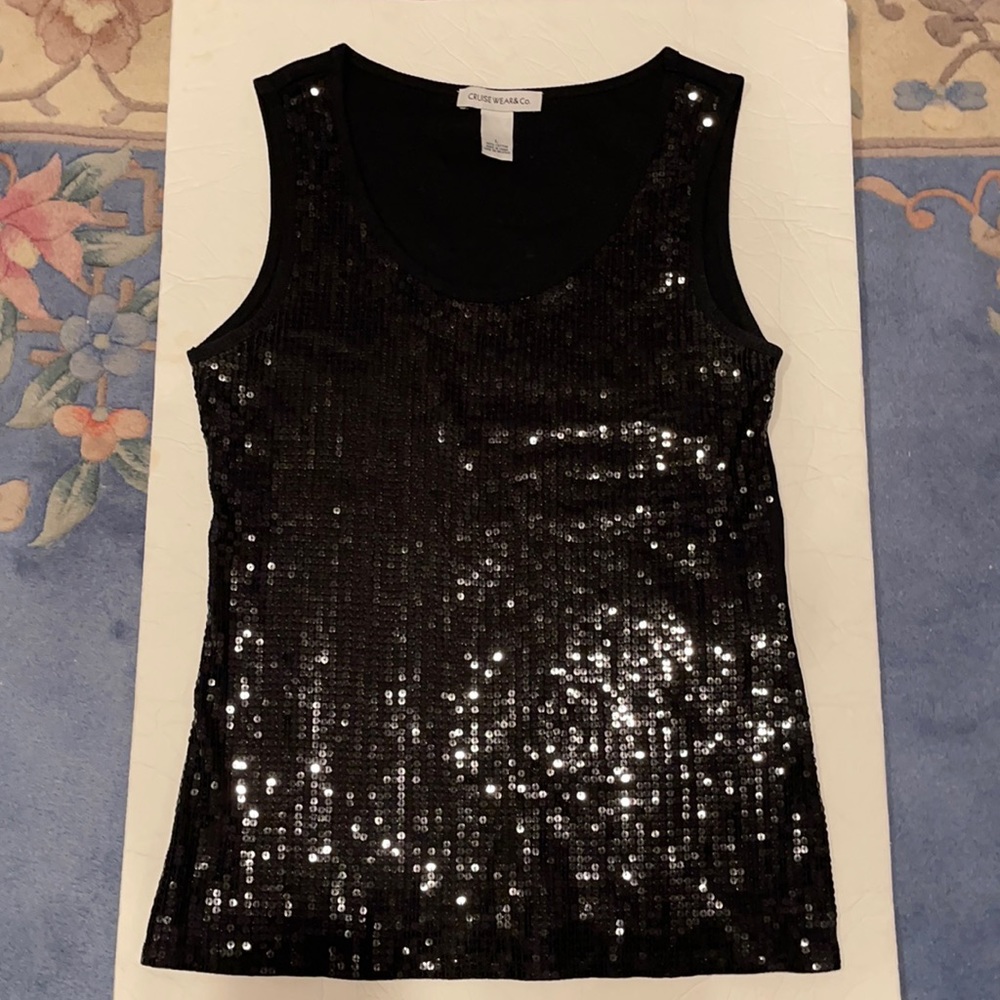 Ladies L black knit Sequins top. Scoop neckline.